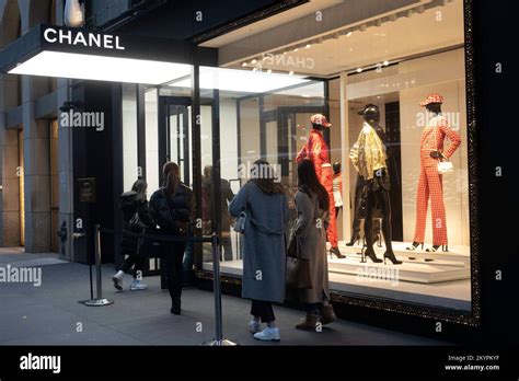 chanel's storefront manhattan